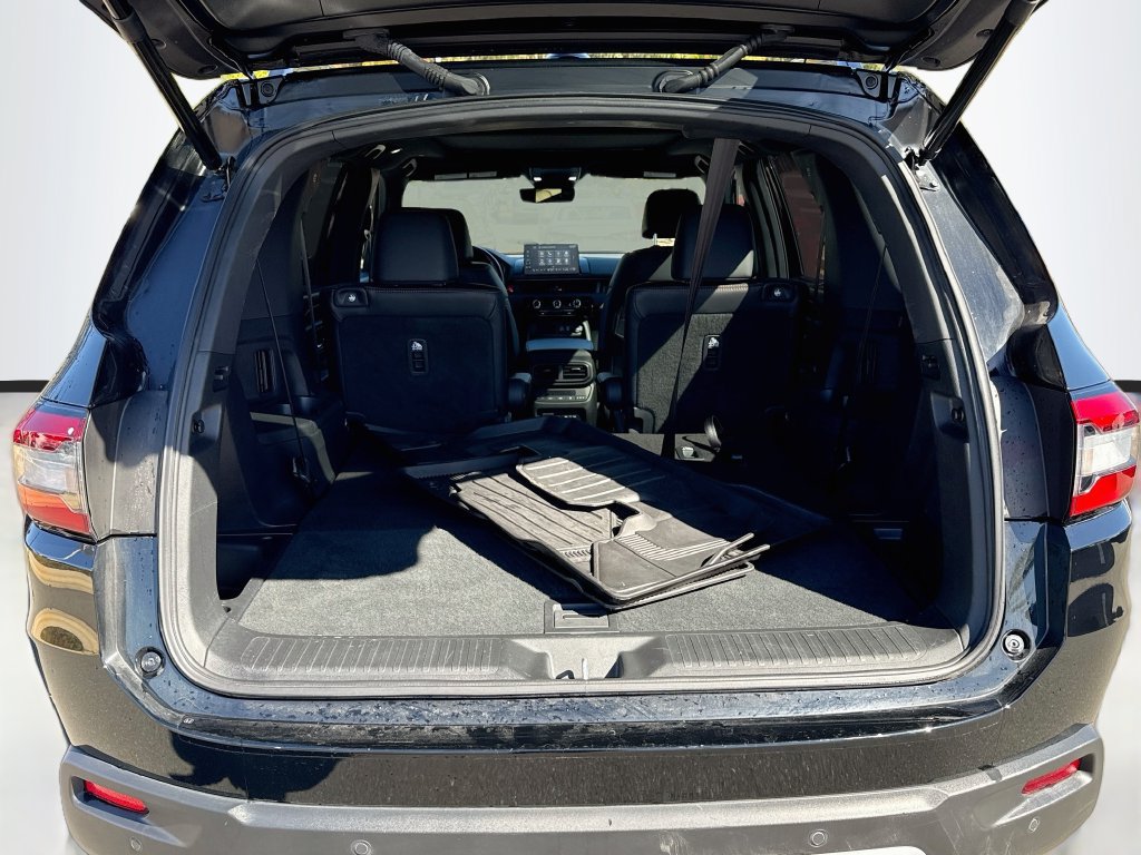 Used 2025 Honda Pilot TrailSport image 35