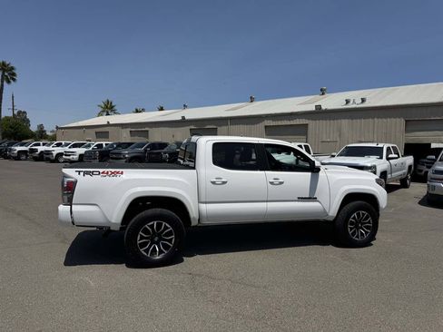 Used 2021 Toyota Tacoma TRD Sport w/ Technology Package image 14