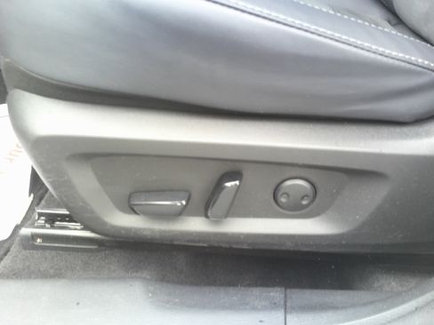 Used 2025 Mitsubishi Outlander SE image 14