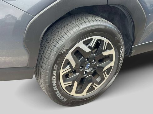 Used 2025 Subaru Forester Premium AWD/4WD image 6