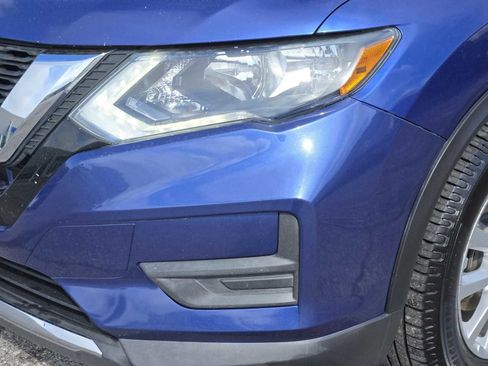 Used 2018 Nissan Rogue SV FWD image 9