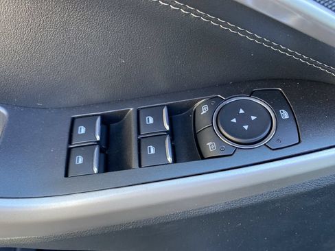 Used 2024 Ford Explorer XLT RWD image 35