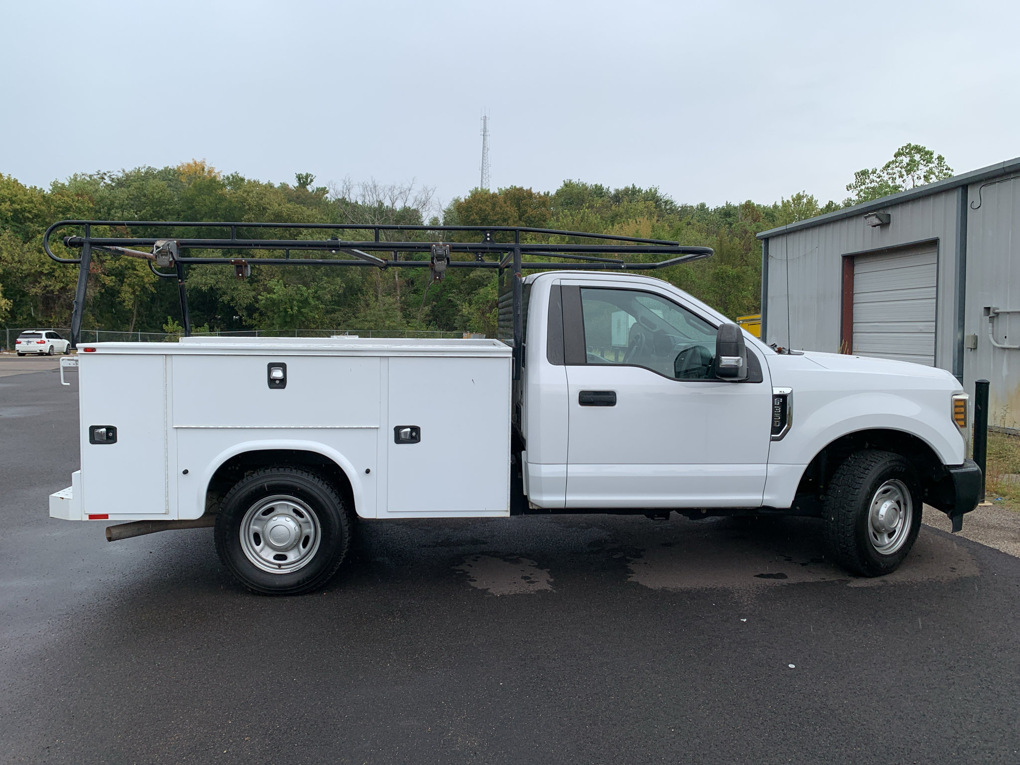 Used 2019 Ford F350 XL w/ Power Equipment Group RWD image 2