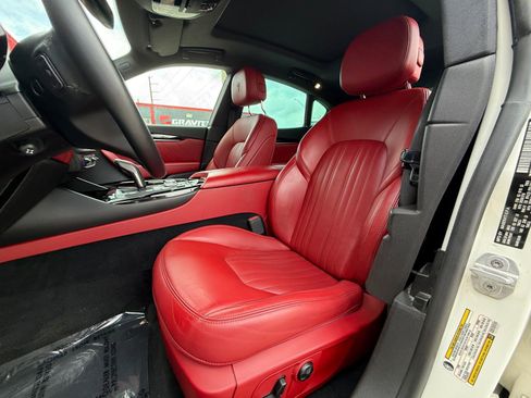 Used 2019 Maserati Levante image 15