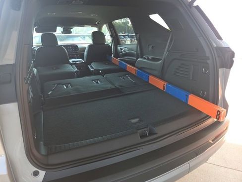 New 2026 Chevrolet Traverse Z71 w/ Enhanced Driving Package image 8