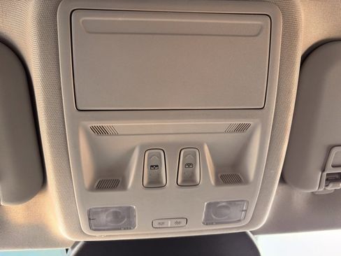 Used 2020 Ford Escape Titanium image 24