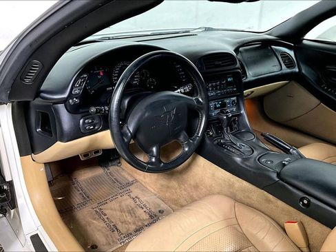 Used 2002 Chevrolet Corvette Coupe w/ Preferred Equipment Group2 image 10