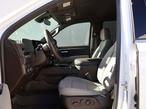 Used 2025 Chevrolet Suburban LS AWD/4WD image 8