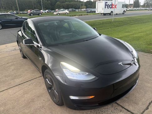 Used 2018 Tesla Model 3 Long Range RWD image 5