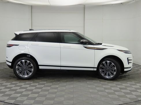 Used 2024 Land Rover Range Rover Evoque Dynamic SE image 4