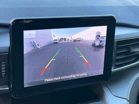 Used 2022 Ford Explorer XLT w/ Equipment Group 202A image 24