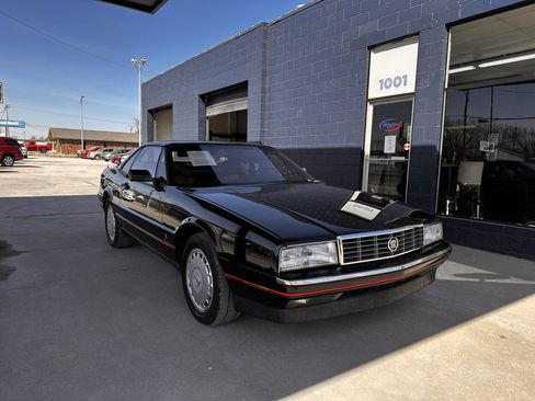 Used 1989 Cadillac Allante image 2