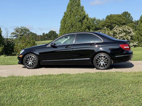 Used 2013 Mercedes-Benz C 300 4MATIC Sedan image 2