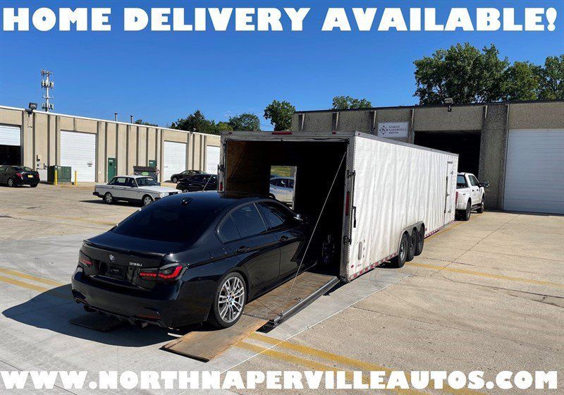 Used 2016 INFINITI QX80 4WD w/ Driver's Assistance Package image 3