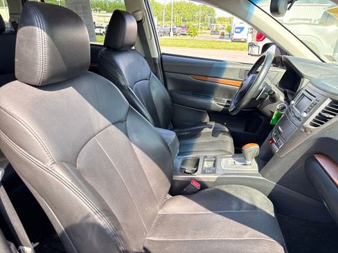 Used 2013 Subaru Outback 2.5i Limited AWD/4WD image 13