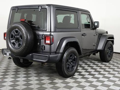 Used 2022 Jeep Wrangler Sport image 5