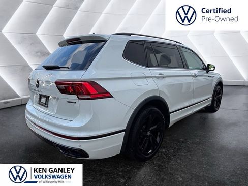 Used 2024 Volkswagen Tiguan SE R-Line AWD/4WD image 4