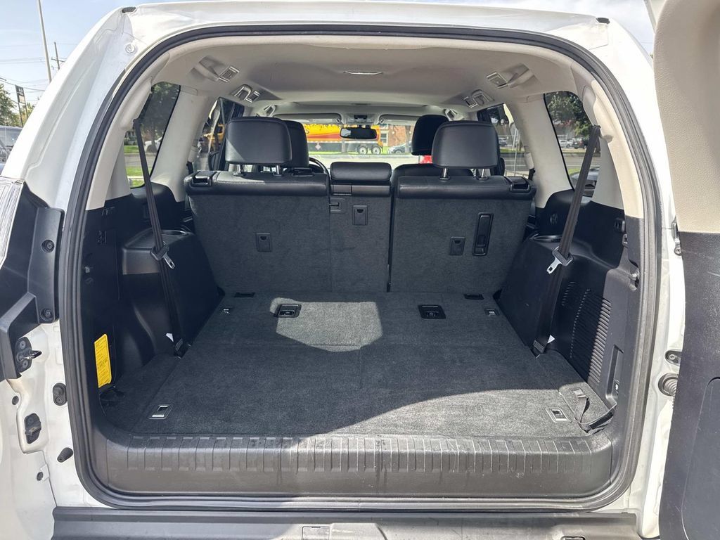 Used 2018 Lexus GX 460 Premium w/ Premium Package AWD/4WD image 9