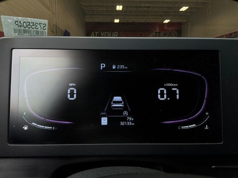 Used 2025 Kia Sportage LX AWD/4WD image 36