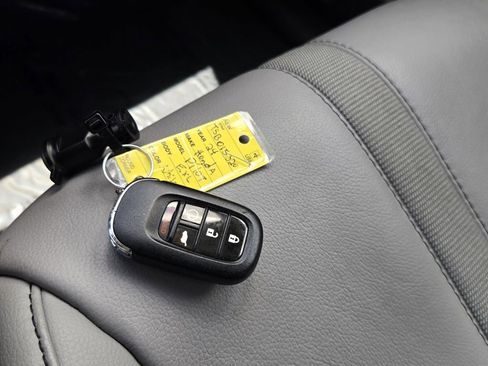 Certified 2025 Honda Pilot EX-L image 17