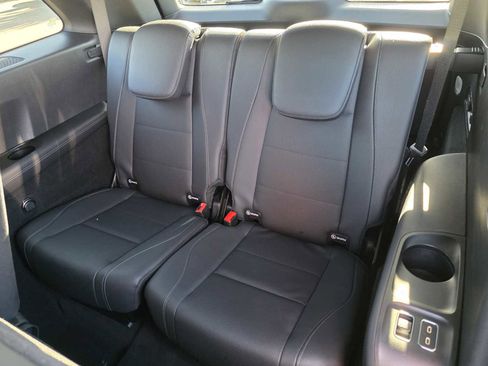 Used 2025 Mercedes-Benz GLS 450 4MATIC image 18