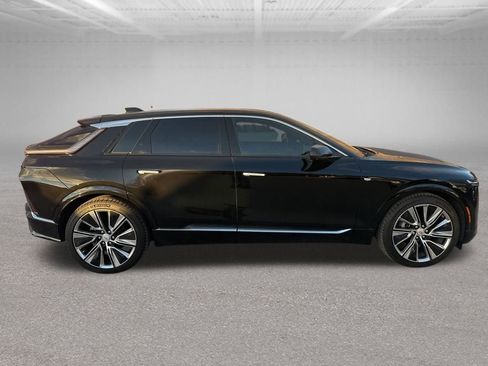 Certified 2025 Cadillac Lyriq Luxury image 5