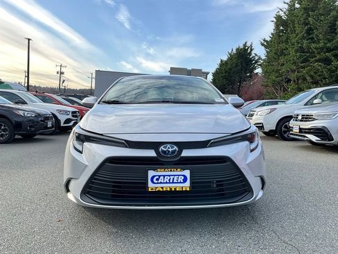 Used 2024 Toyota Corolla LE image 3
