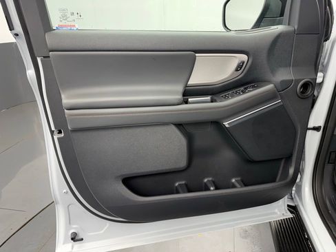 New 2025 Ford Expedition Active image 23