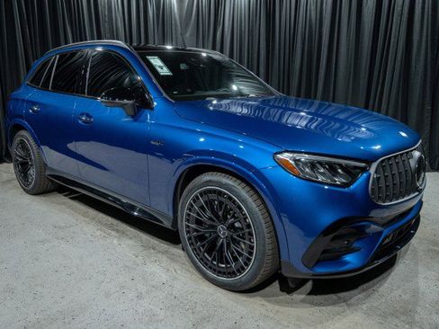 Used 2025 Mercedes-Benz GLC 43 AMG 4MATIC image 3