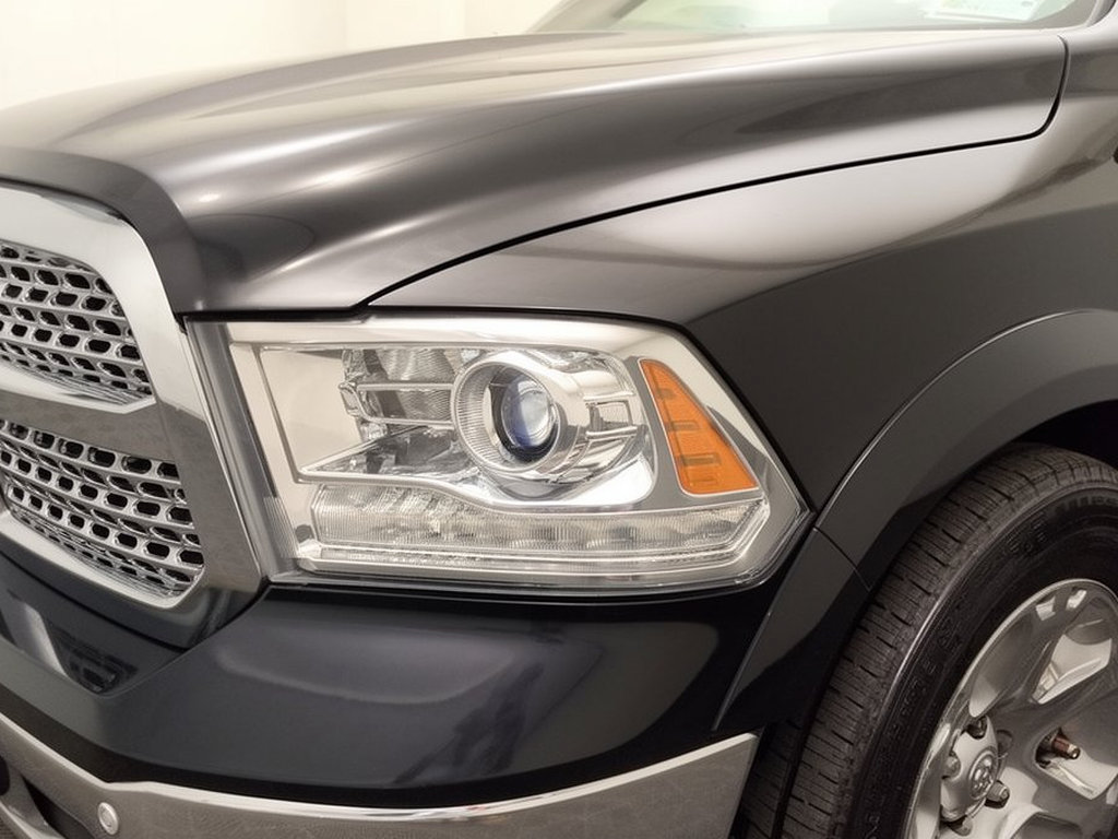 Used 2014 RAM 1500 Laramie AWD/4WD image 12