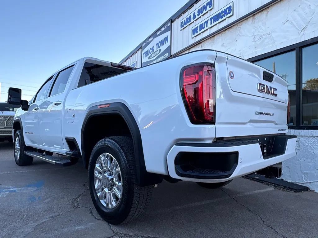Used 2020 GMC Sierra 2500 Denali w/ Technology Package AWD/4WD image 2