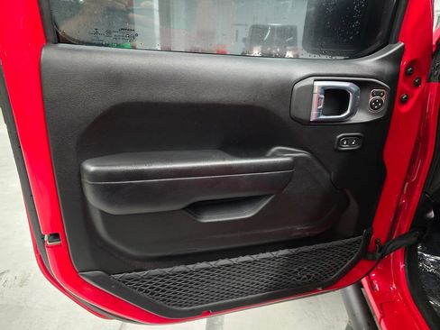 Used 2021 Jeep Wrangler Unlimited Sport AWD/4WD image 14