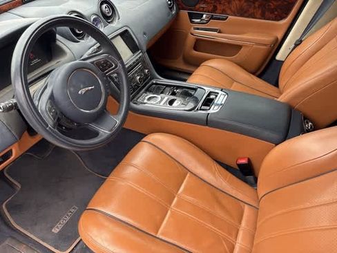 Used 2013 Jaguar XJ AWD image 9