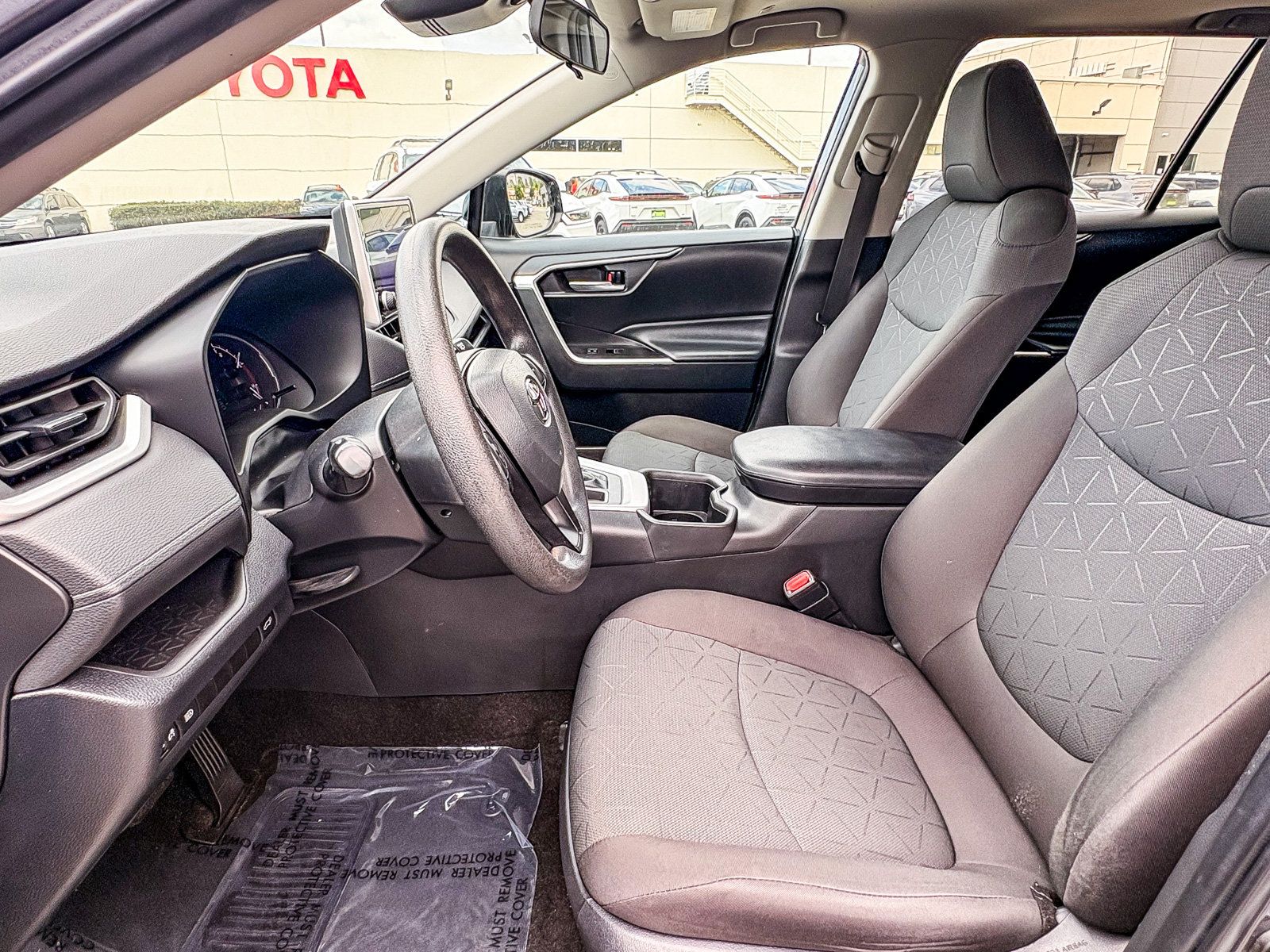 Used 2023 Toyota RAV4 XLE w/ Convenience Package FWD image 17