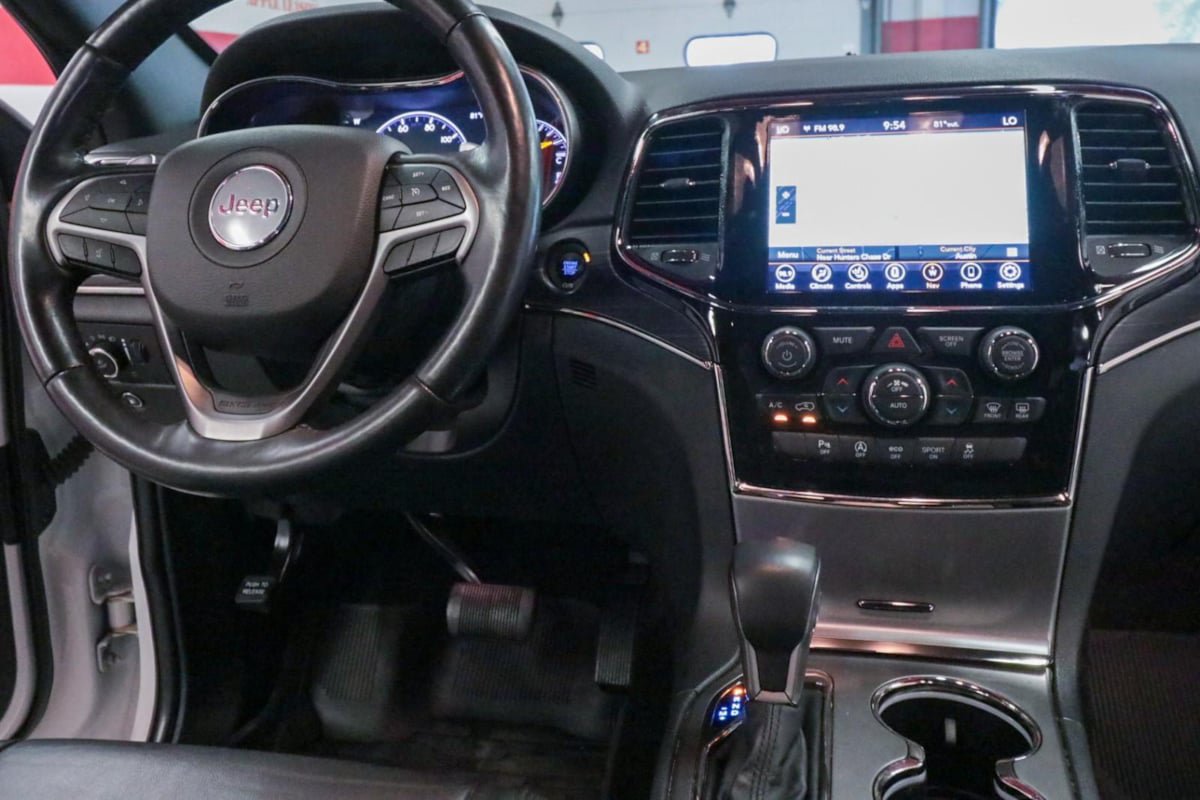 Used 2021 Jeep Grand Cherokee Limited X RWD image 29