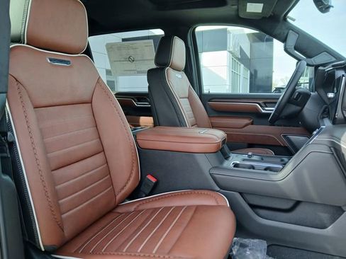 New 2026 GMC Sierra 2500 Denali Ultimate w/ LPO, Black Badging Package image 14