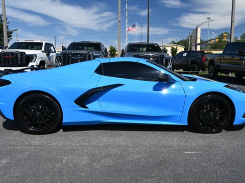 Used 2023 Chevrolet Corvette Stingray Premium Conv w/ Z51 Performance Package RWD image 12