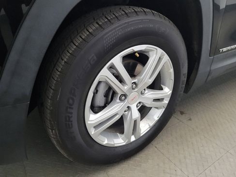 Used 2018 GMC Terrain SLE AWD/4WD image 31