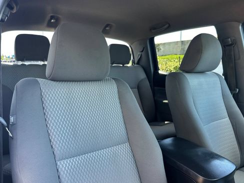 Used 2015 Toyota Tacoma PreRunner w/ SR5 Package RWD image 16