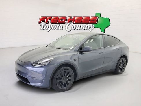 Used 2023 Tesla Model Y Long Range AWD/4WD image 1
