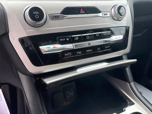 Used 2023 Ford Explorer 4WD image 23