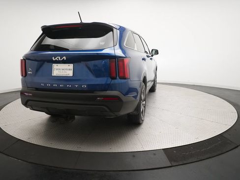 Used 2022 Kia Sorento LX AWD/4WD image 12