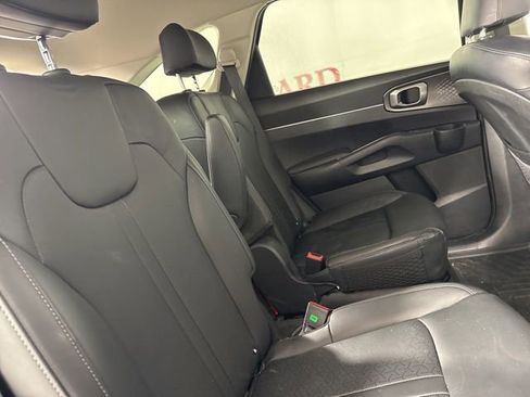 Used 2021 Kia Sorento S image 18