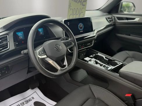 Used 2025 Volkswagen Atlas Cross Sport SE AWD/4WD image 10