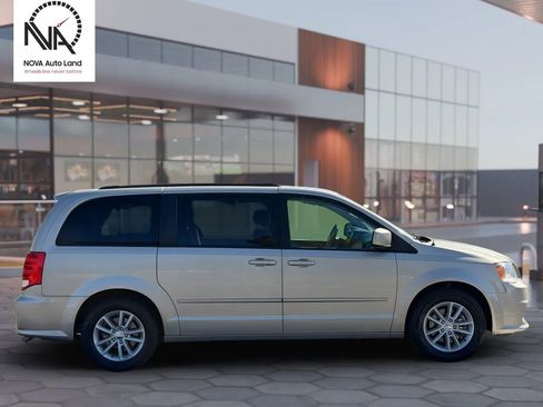 Used 2013 Dodge Grand Caravan SXT w/ Entertainment Group 1 FWD image 9