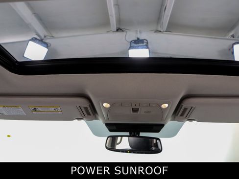 Used 2024 Nissan Armada SL image 22