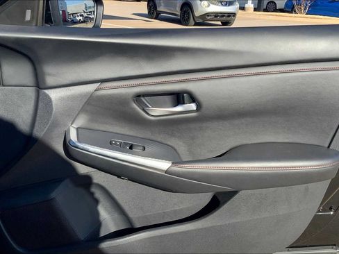 Certified 2024 Nissan Sentra SR FWD image 25