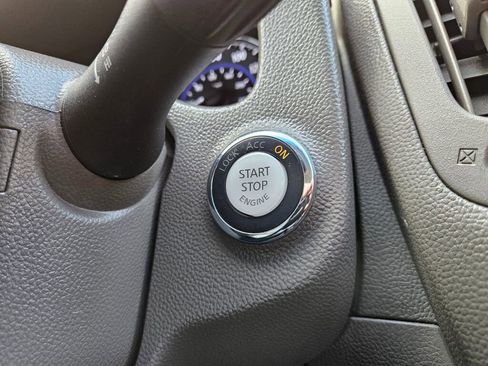 Used 2011 INFINITI G37 Journey w/ Premium Pkg image 10