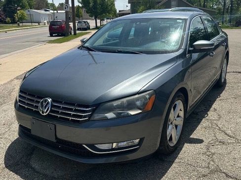 Used 2015 Volkswagen Passat 1.8T Limited Edition FWD image 1