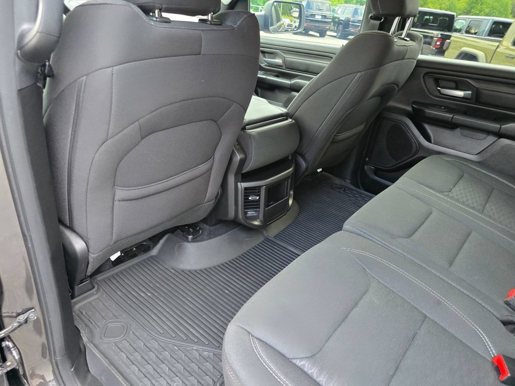 Used 2025 RAM 1500 Warlock AWD/4WD image 25